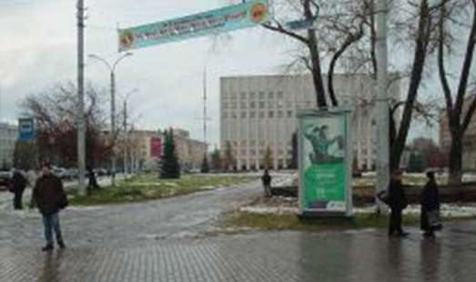 Пример размещения рекламы на пилларсах в Архангельске