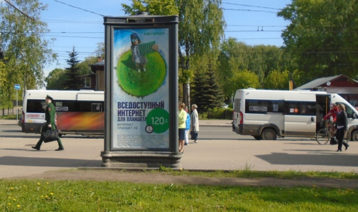 Пример размещения рекламы на уличных тумбах в Костроме
