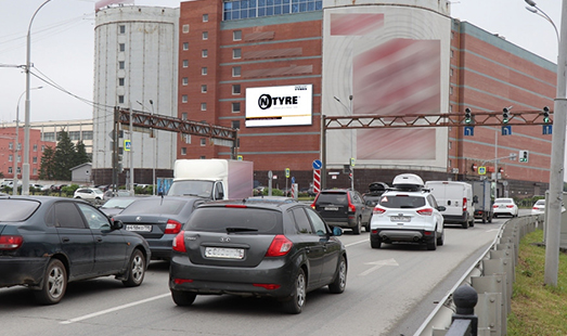 реклама на цифровом медиафасаде на Восточной ул., 51, ГК Парков, пересечение с ул.Ткачей