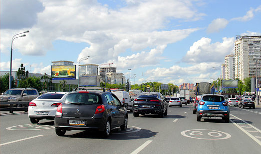 Реклама на щите на Ленинградском шоссе, д. 63Б; 100 м до пересечения с Беломорской улицей; cторона Б