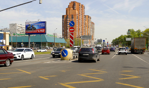 Реклама на щите на шоссе Энтузиастов, д. 51-33; пересечение с Большим Купавенским проездом; cторона Б