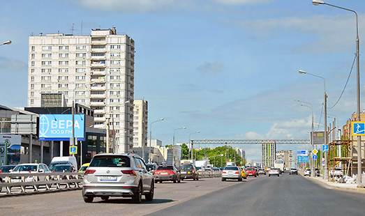 Реклама на щите на Ярославском шоссе, д. 5; 200 м до въезда на Северянинский путепровод; cторона Б