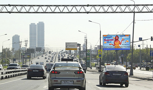 Пример размещения рекламы на цифровом билборде на Ярославском ш. 5, 200 м до въезда на Северянинский путепровод в Москве; cторона А