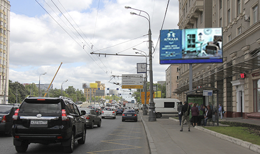 Пример размещения рекламы на цифровом билборде на Энтузиастов ш.  20, 150 м до пересечения с ул. Авиамоторная в Москве; cторона А