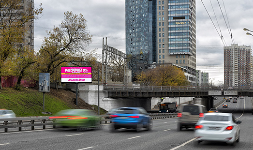 Пример размещения рекламы на цифровом билборде на ш. Энтузиастов, из центра, 600 м до съезда на ТТК в Москве