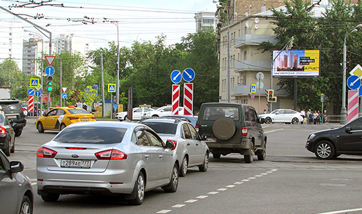 Пример размещения рекламы на цифровом билборде на Нижегородской ул., дом 1 в Москве