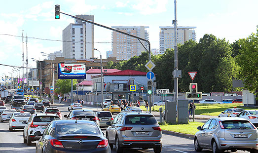 Реклама на цифровом билборде на пр-те Вернадского, 12сБ, 100 м после пересечения с ул. Кравченко в Москве; cторона А