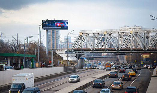 Пример размещения рекламы на цифровом суперсайте на Дмитровском шоссе, д. 65Г; 350 м до пересечения с 3-м Нижнелихоборским проездом; cторона Б