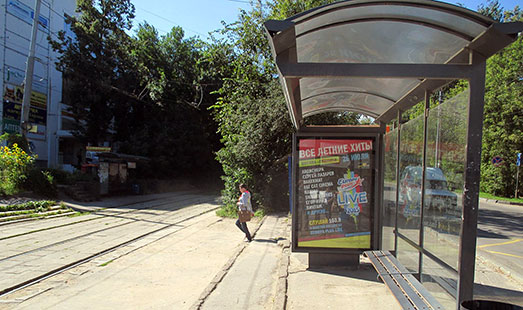 Сити-формат на остановке на ул. Нартова; ост. «ул. Нартова» (трамвай)