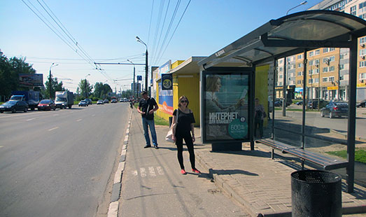 Сити-формат на остановке на ул. Родионова; ост. «Деловая ул.», I, из центра