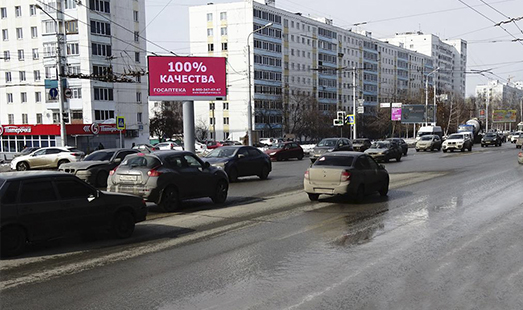 реклама на цифровом билборде на ул. Менделеева, рядом со зданием №47 по ул. 50 лет СССР