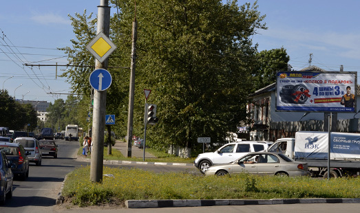 Щит на Большой Санкт-Петербургской ул. у д. 51 / Сырковское шоссе, призма, сторона А