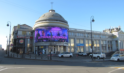реклама на цифровом медиафасаде на ул. Семеновской, 12 , ТЦ Родина