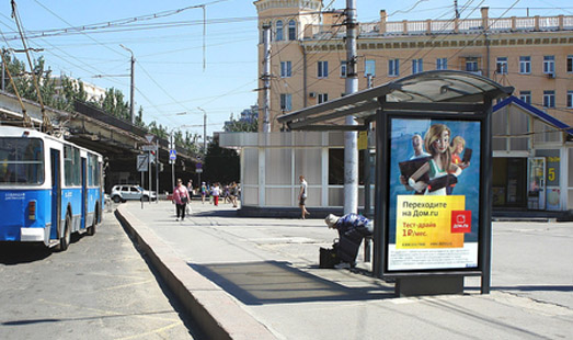 Пример размещения рекламы на остановках в Волгограде