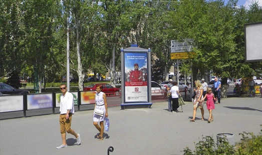 Реклама на уличных тумбах в Волгограде